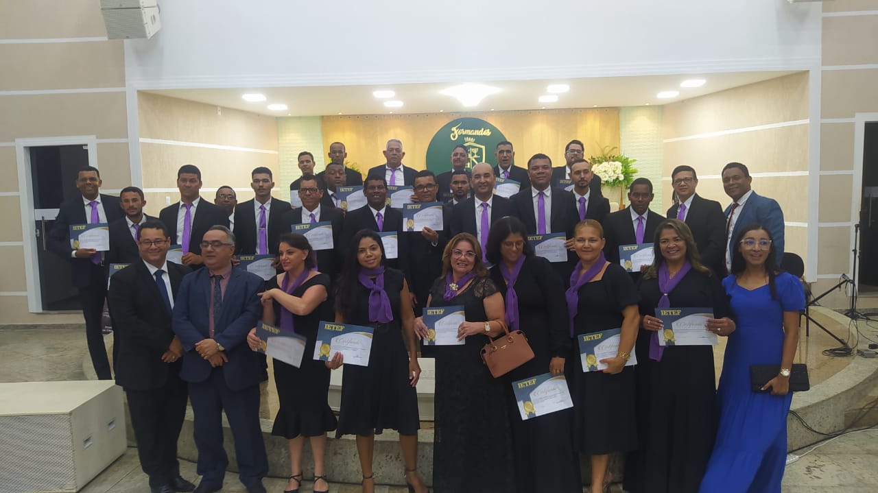 Igreja Assembleia de Deus de Itabela em parceria com IETEF realizaram a formatura da turma do Curso de Teologia 2023.